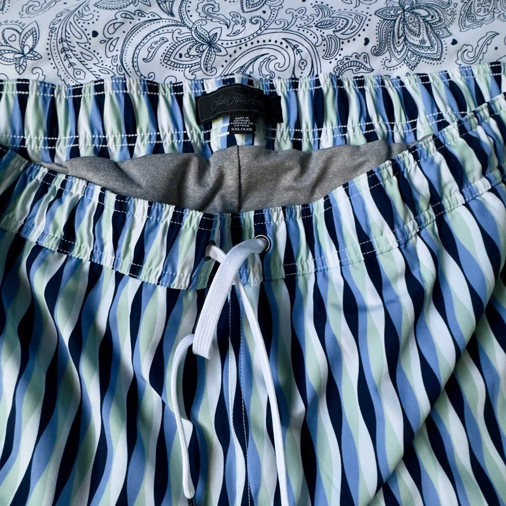 Saks Fifth Avenue NWT XXL Blue Geometric Swim Trunks Drawstring